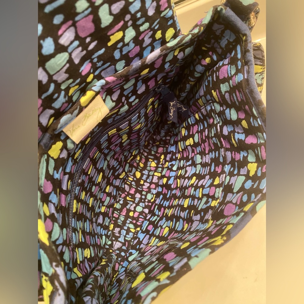 Vera Bradley Crossbody Bags - Picture 6 of 9
